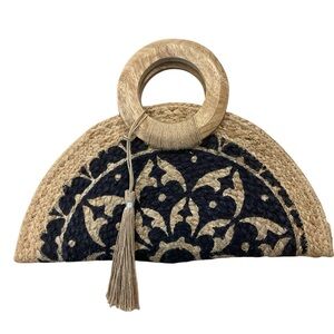 En Crème bohemian straw bag with wood handle